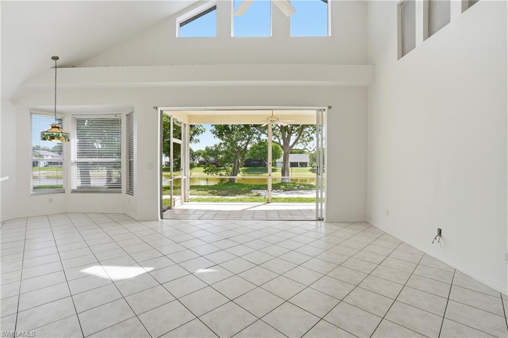 THREE OAKS - Residential