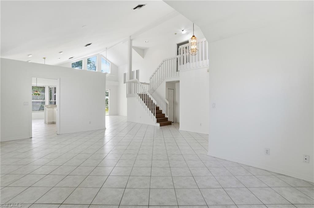 THREE OAKS - Residential