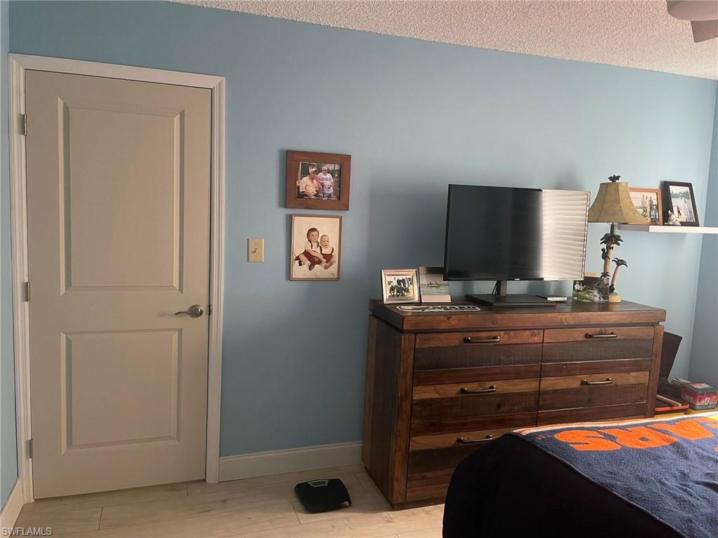 SEVEN LAKES - Residential