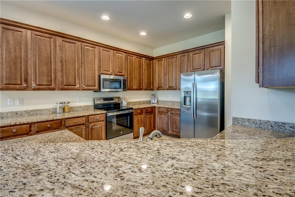 BOTANICA LAKES - Residential