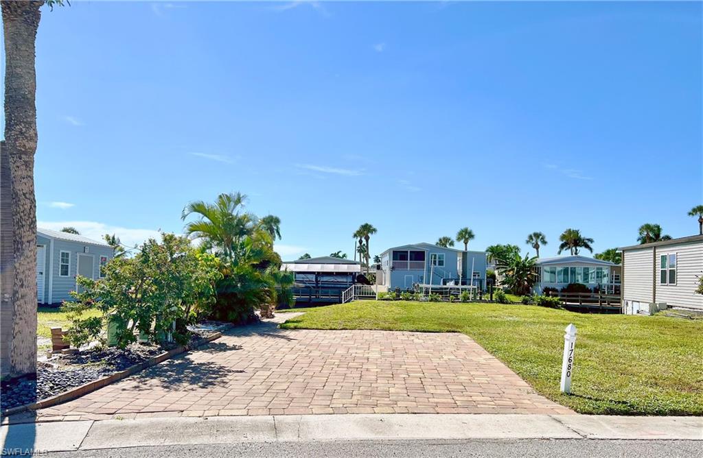 BAYSIDE ESTATES - Land