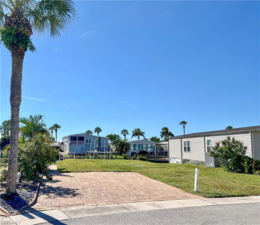 BAYSIDE ESTATES - Land