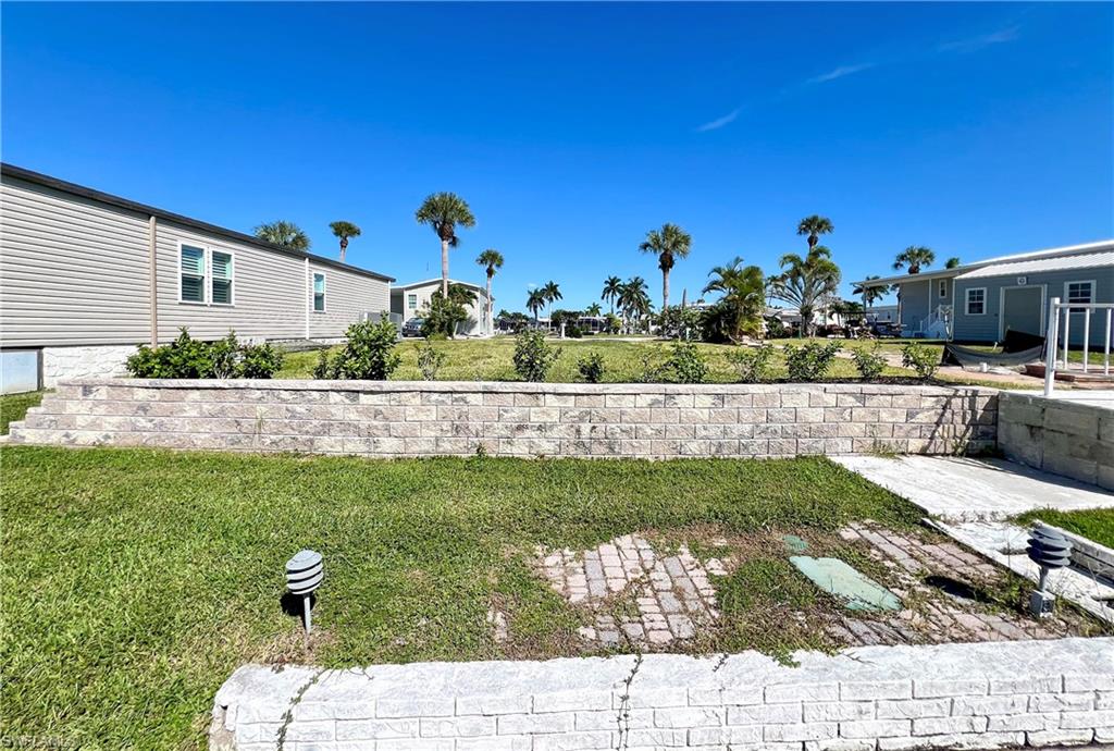 BAYSIDE ESTATES - Land