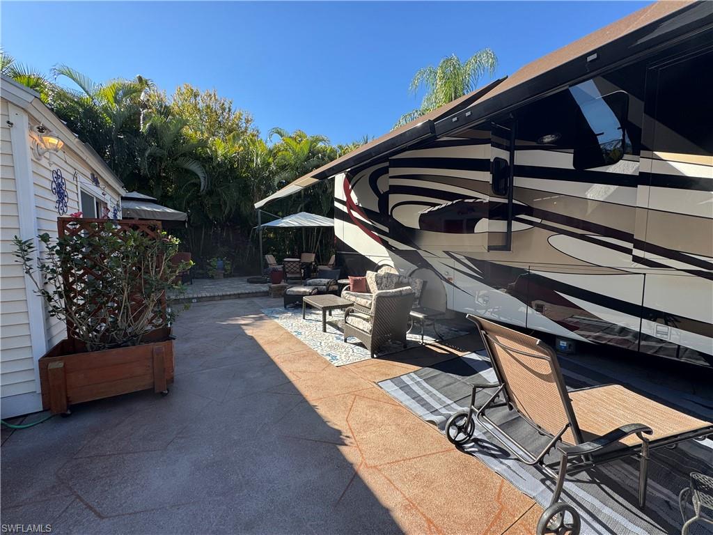 RIVERBEND MOTORCOACH RESORT - Land