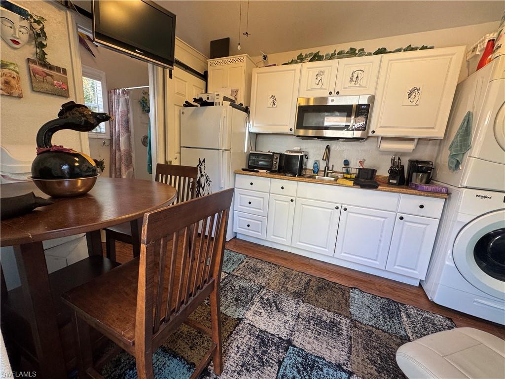 RIVERBEND MOTORCOACH RESORT - Land