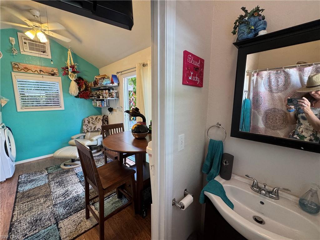 RIVERBEND MOTORCOACH RESORT - Land