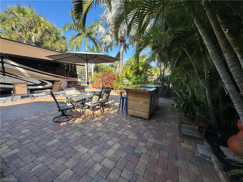 RIVERBEND MOTORCOACH RESORT - Land