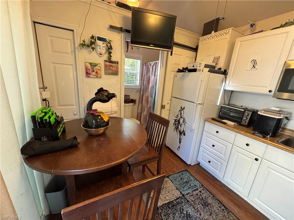 RIVERBEND MOTORCOACH RESORT - Land