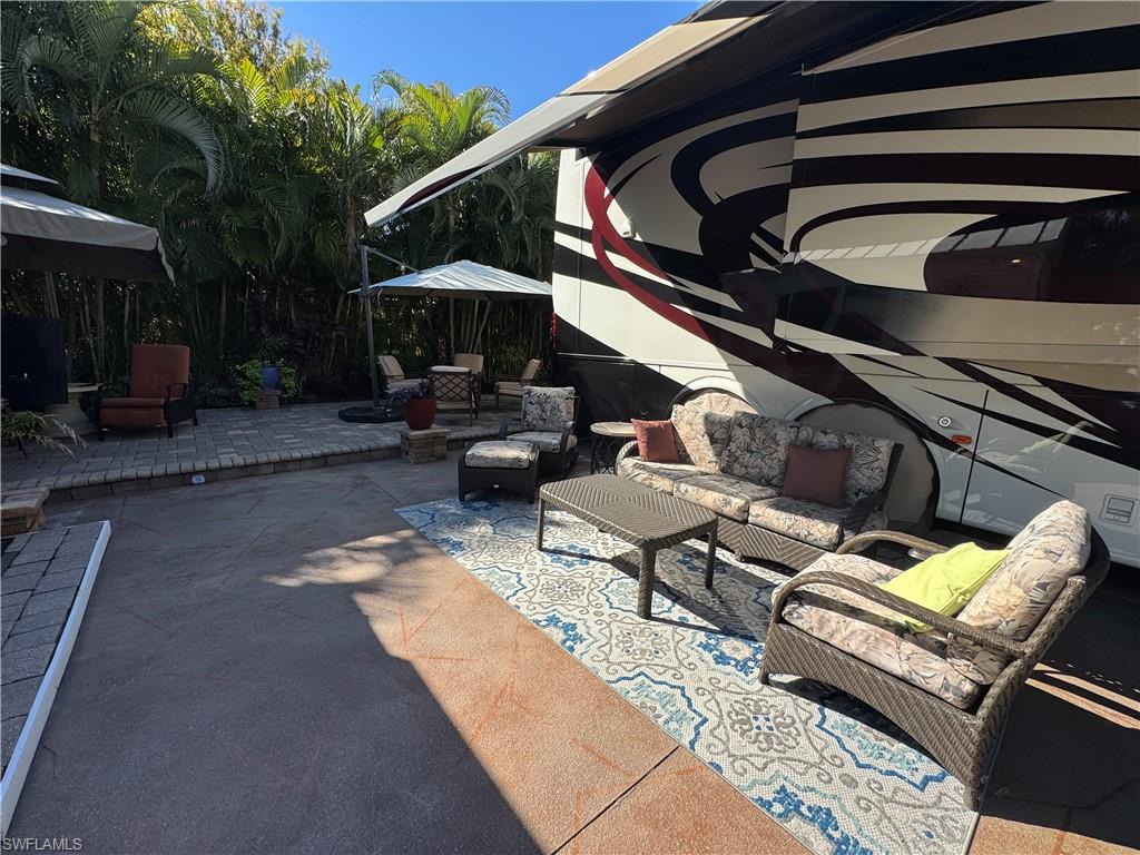 RIVERBEND MOTORCOACH RESORT - Land