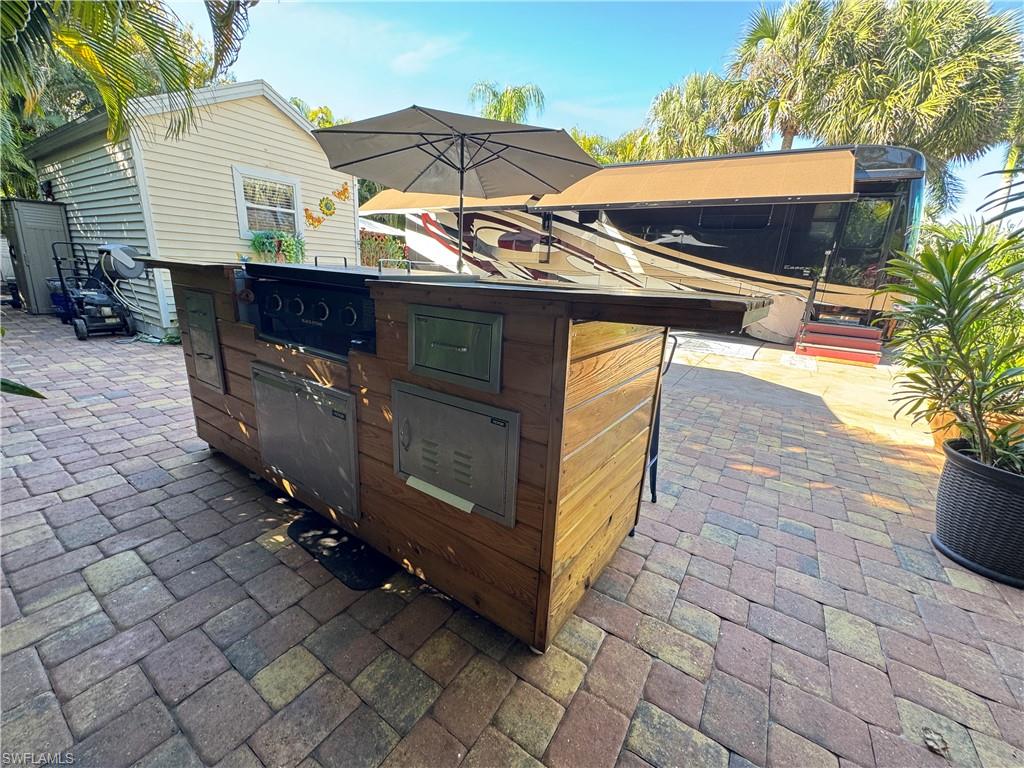 RIVERBEND MOTORCOACH RESORT - Land