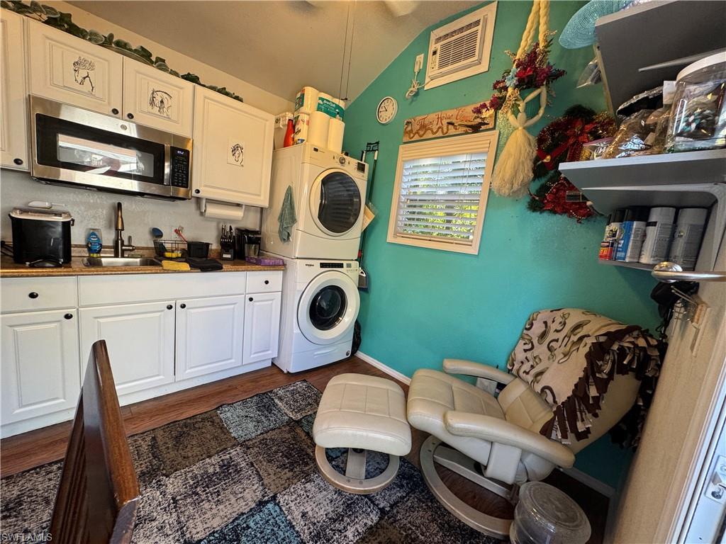 RIVERBEND MOTORCOACH RESORT - Land