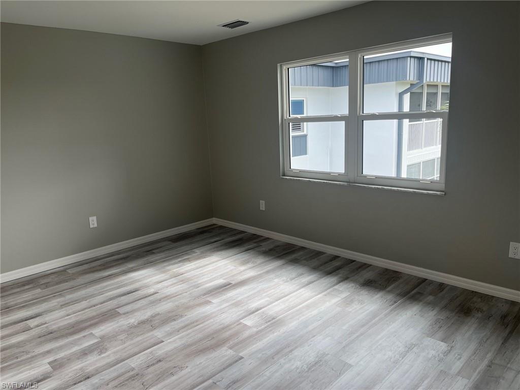 SEVEN LAKES - Residential