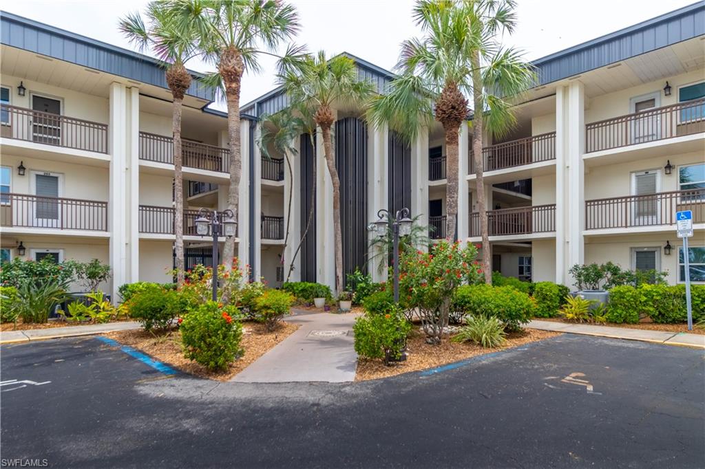 SEVEN LAKES - Residential