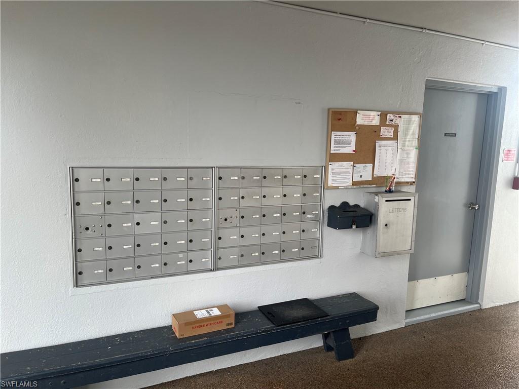 SEVEN LAKES - Residential