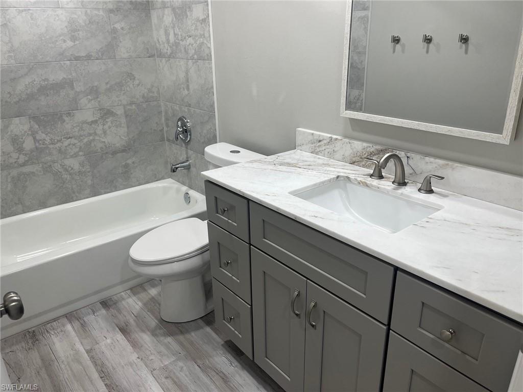 SEVEN LAKES - Residential