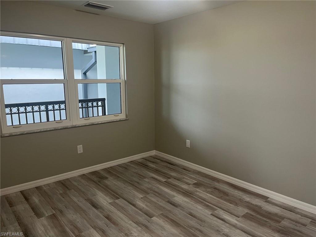 SEVEN LAKES - Residential