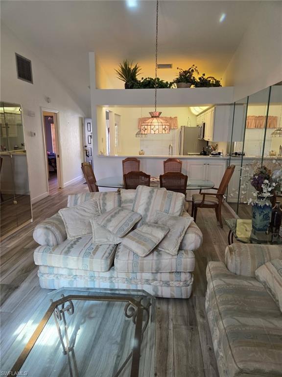 CINNAMON COVE - Residential Lease