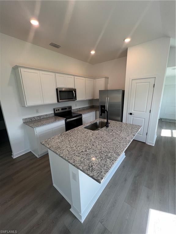 MIRROR LAKES - Residential