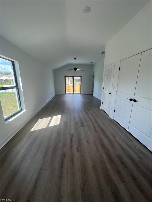 MIRROR LAKES - Residential