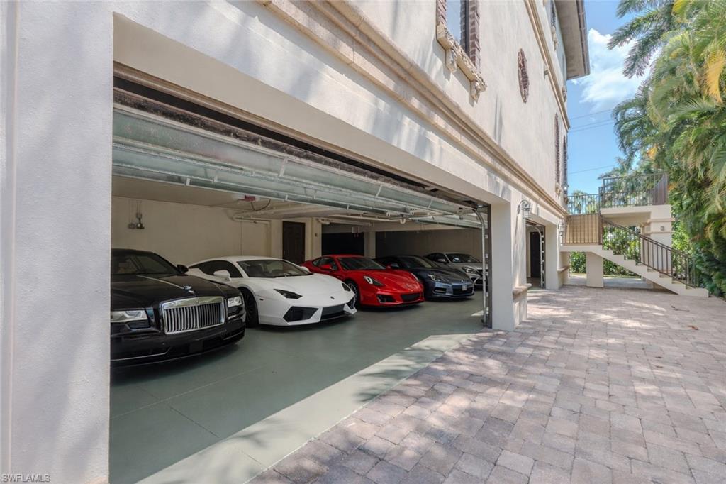 OLDE NAPLES - Residential