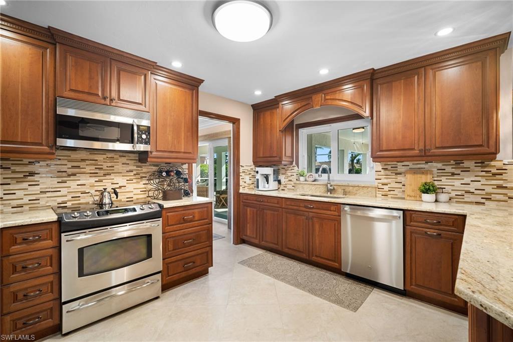 MARCO ISLAND - Residential