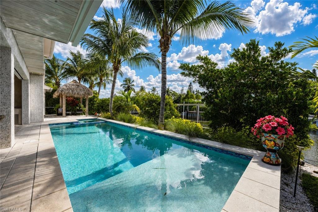 1571 Bonita LN
