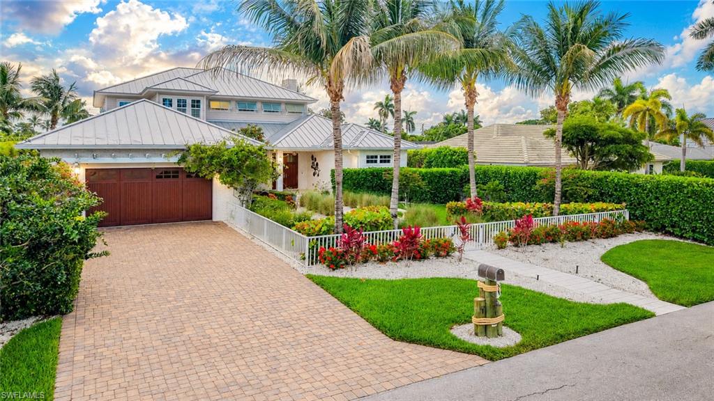 1571 Bonita LN