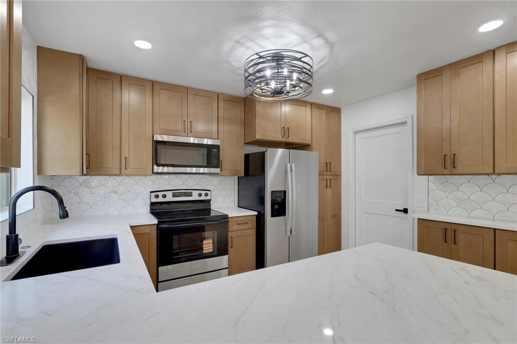 GOLDEN GATE ESTATES - Residential