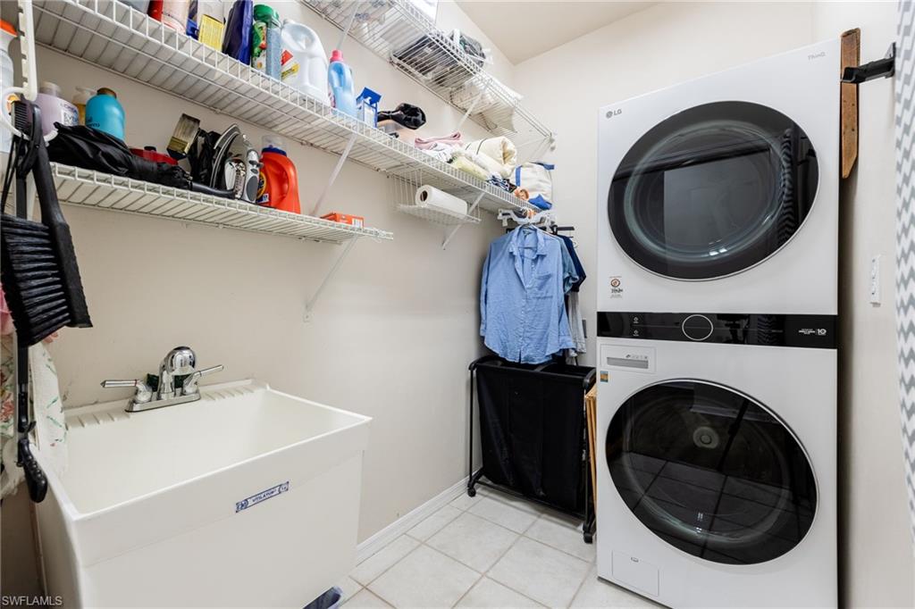 SILVERLAKES - Residential