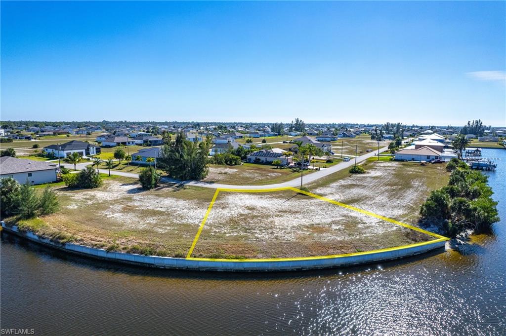 CAPE CORAL - Land