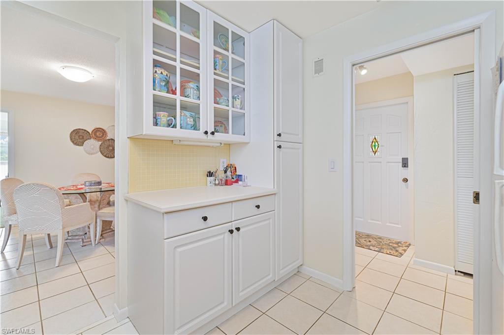 LAKEWOOD VILLAS - Residential Lease