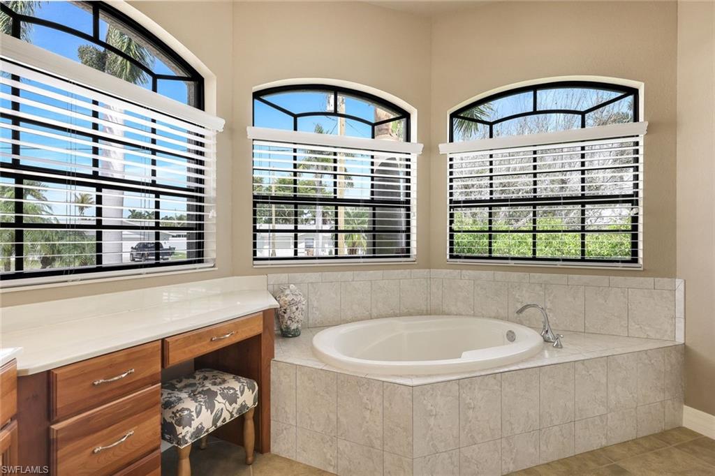 YACHT CLUB - Residential