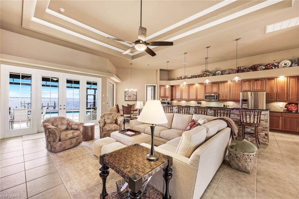 YACHT CLUB - Residential