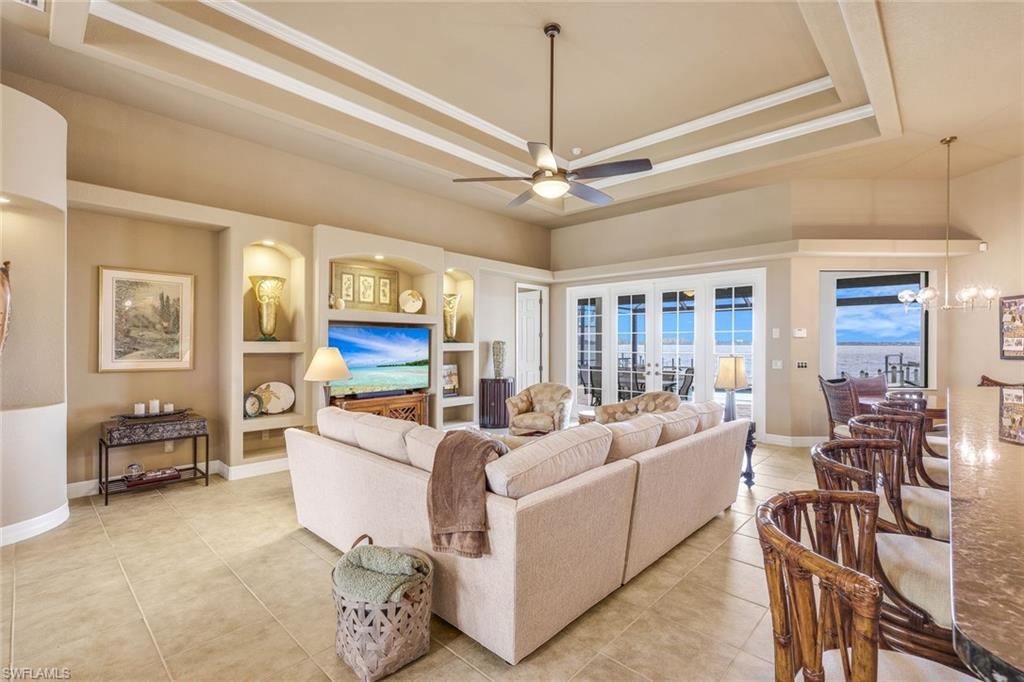 YACHT CLUB - Residential