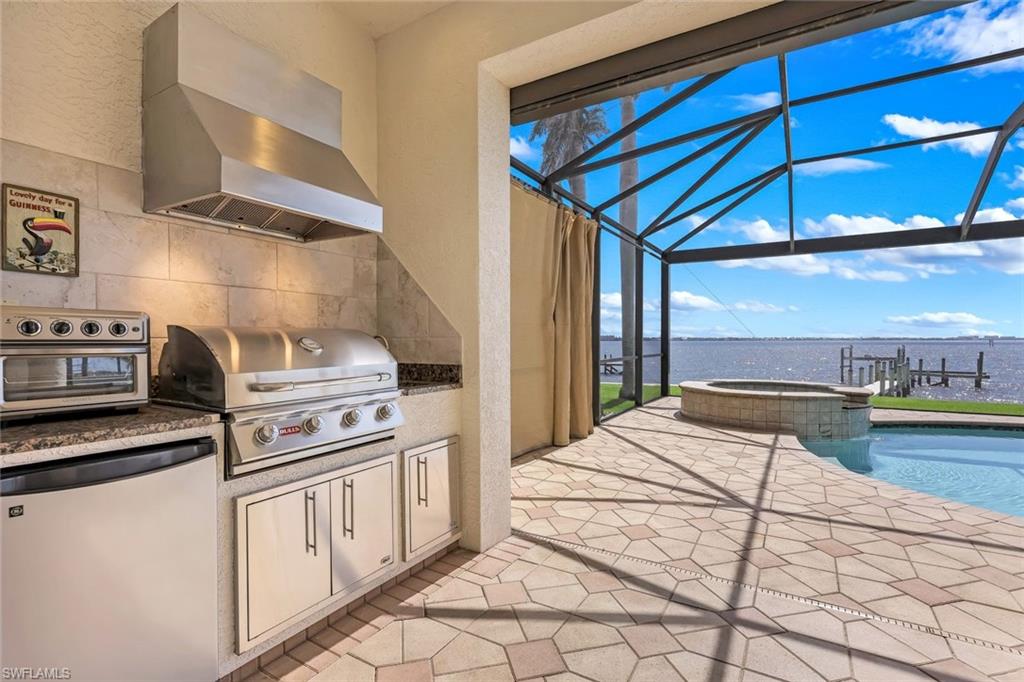 YACHT CLUB - Residential