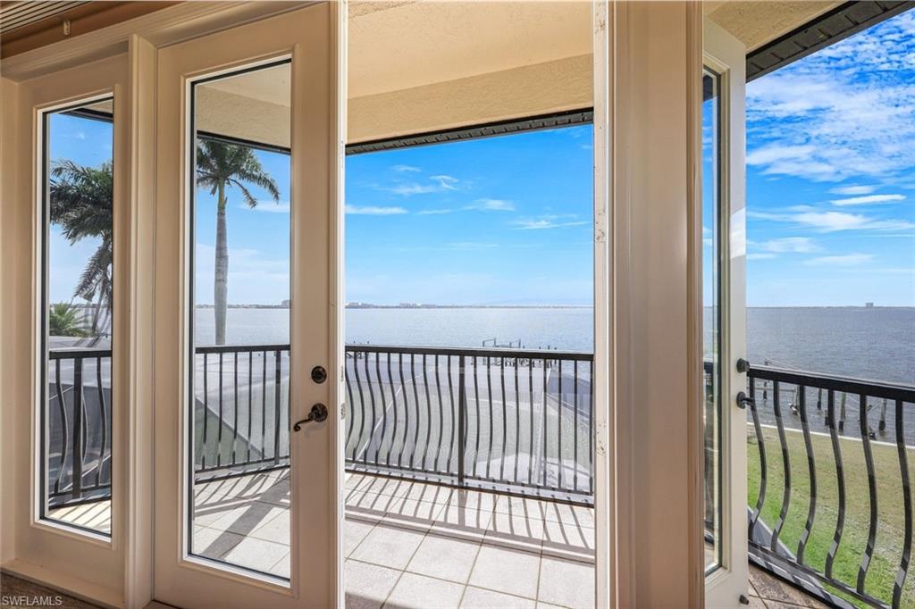 YACHT CLUB - Residential