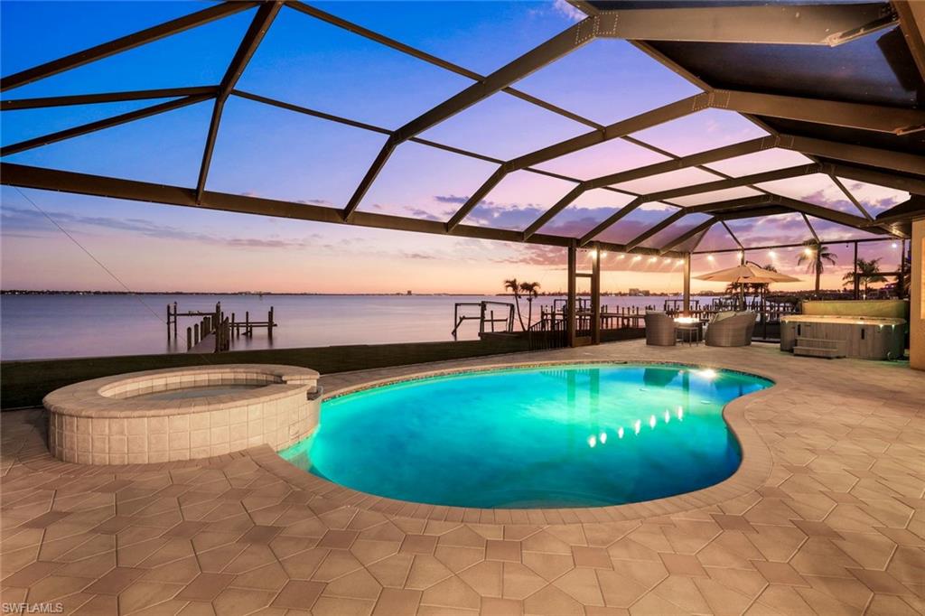 YACHT CLUB - Residential