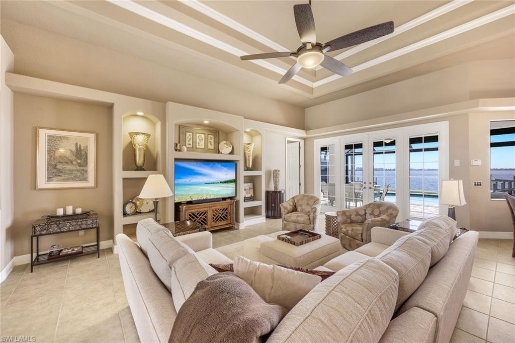 YACHT CLUB - Residential