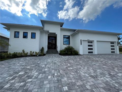 A home in MARCO ISLAND