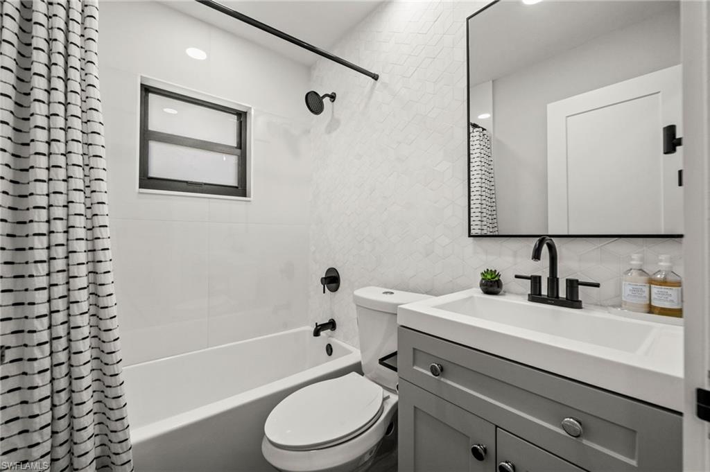 WILLOUGHBY ACRES - Residential