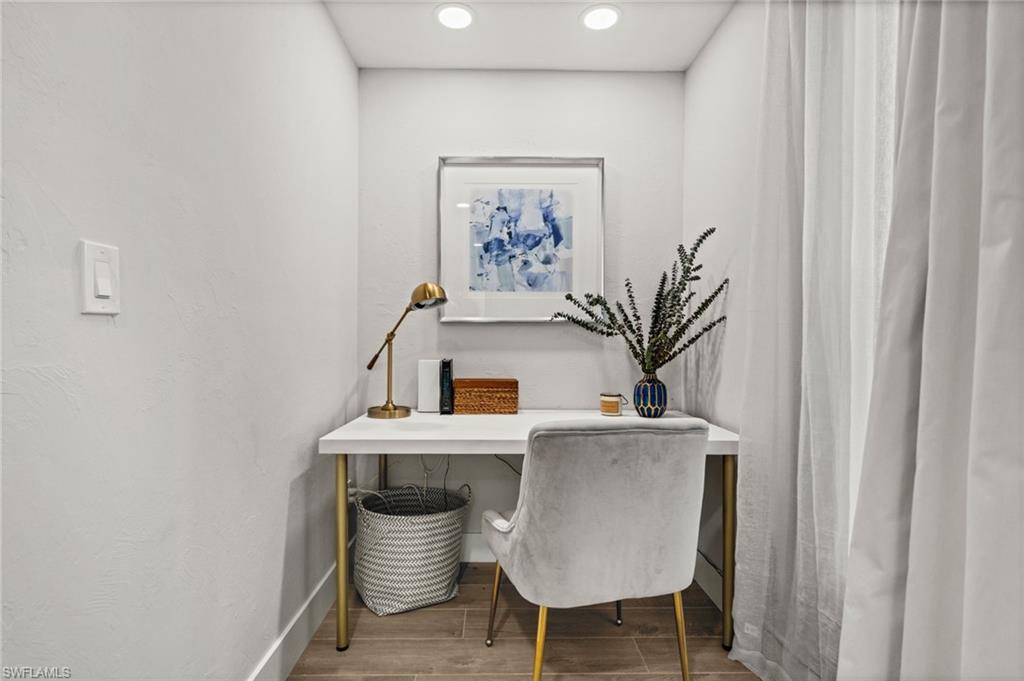 WILLOUGHBY ACRES - Residential