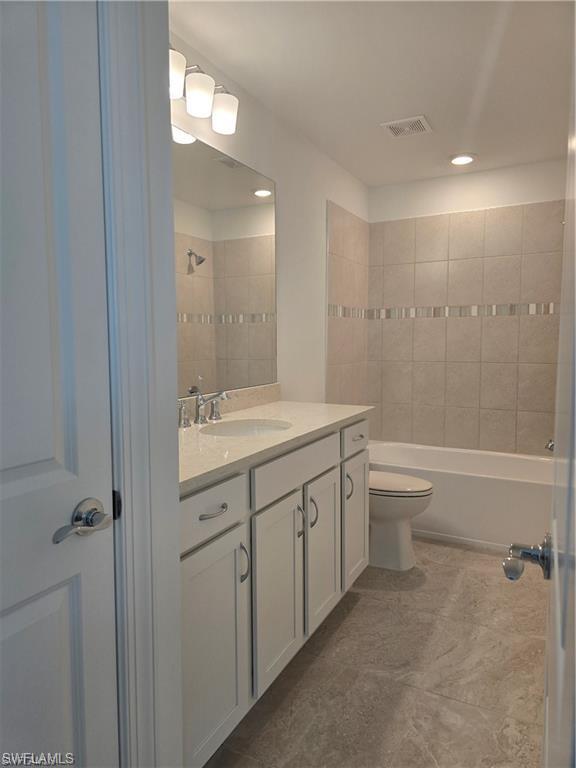 HAMPTON LAKES - Residential Lease