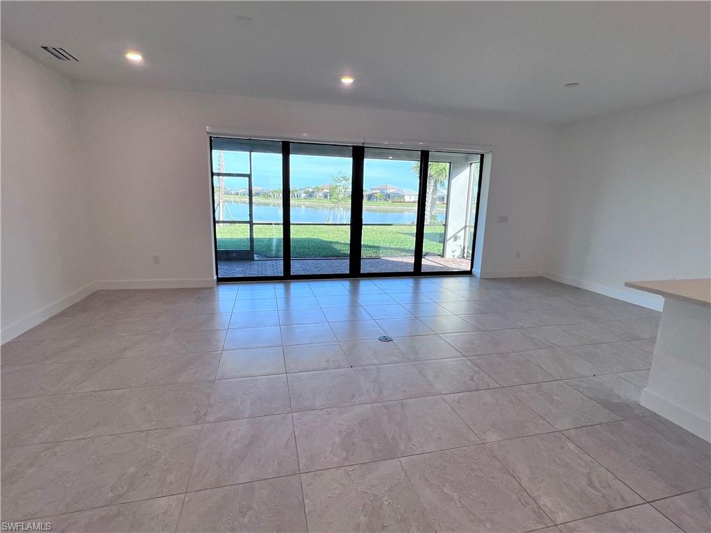 HAMPTON LAKES - Residential Lease