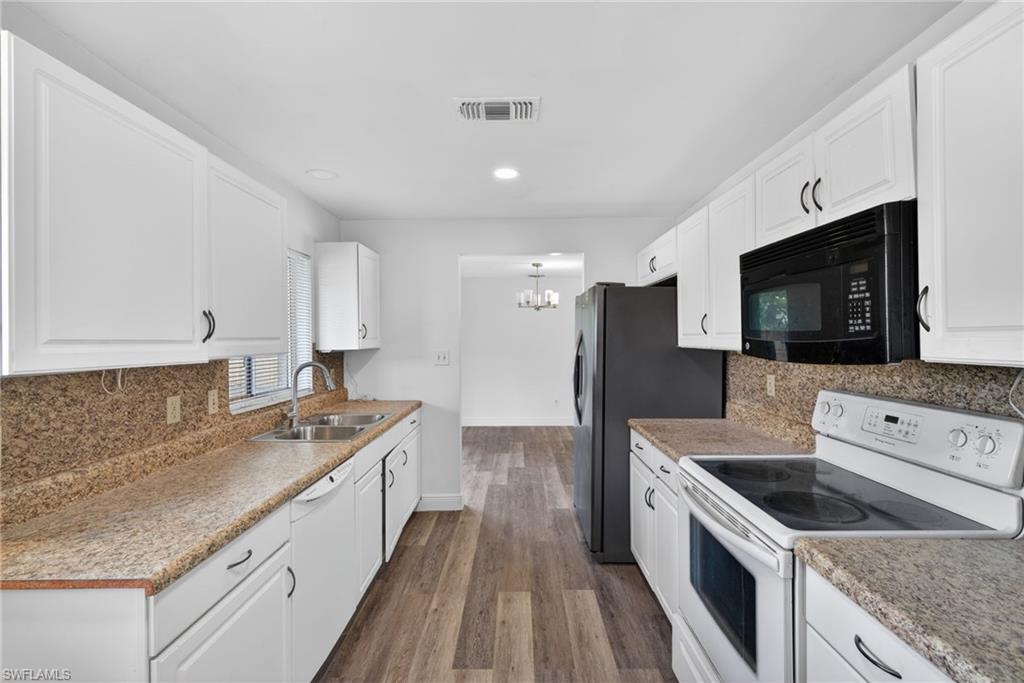 SAN CARLOS PARK - Residential