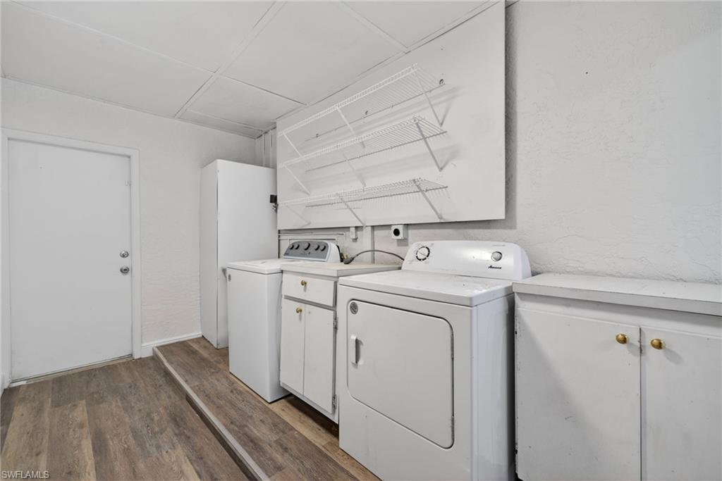 SAN CARLOS PARK - Residential