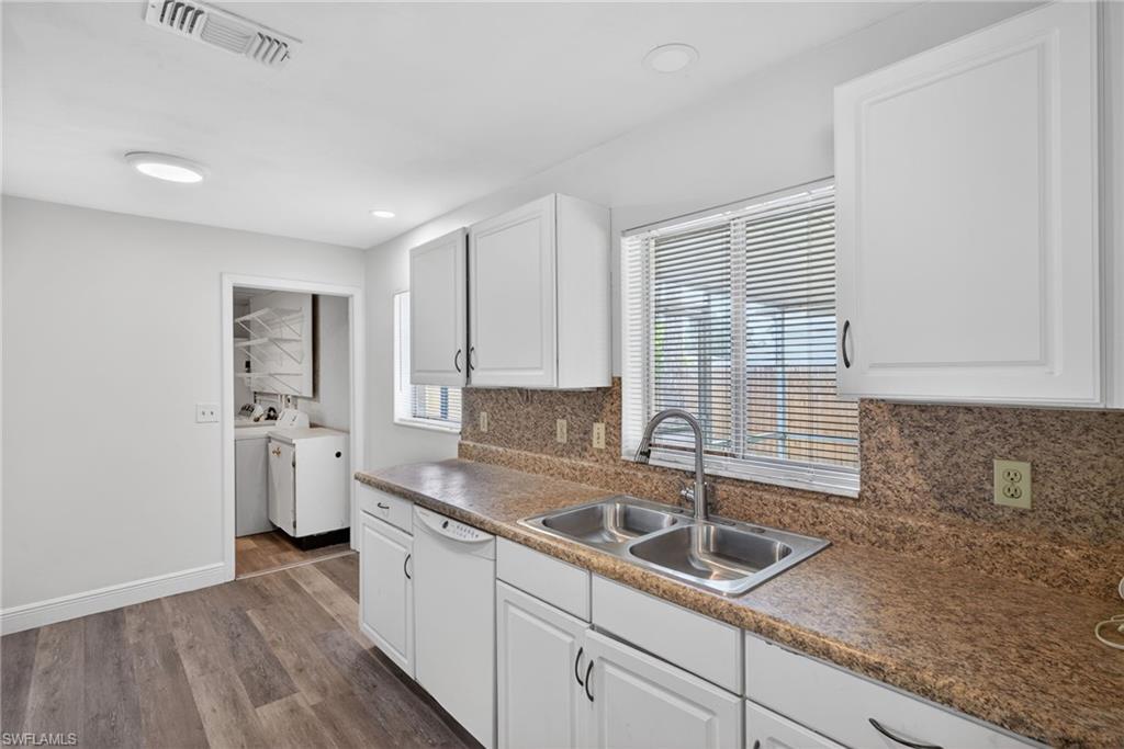 SAN CARLOS PARK - Residential