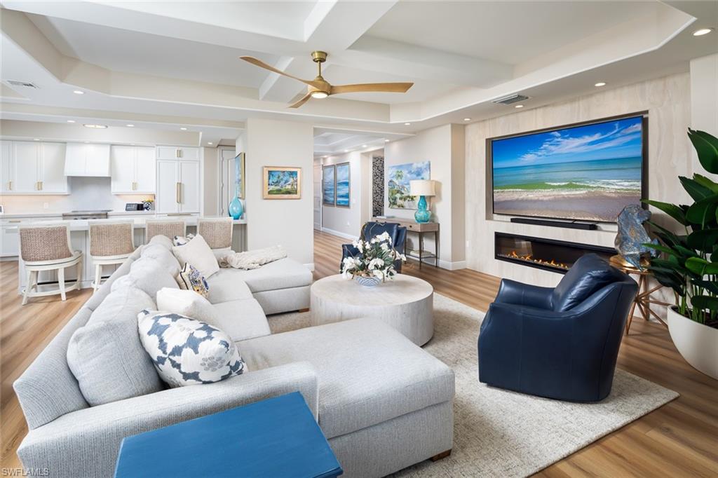 575 Avellino Isles CIR 102