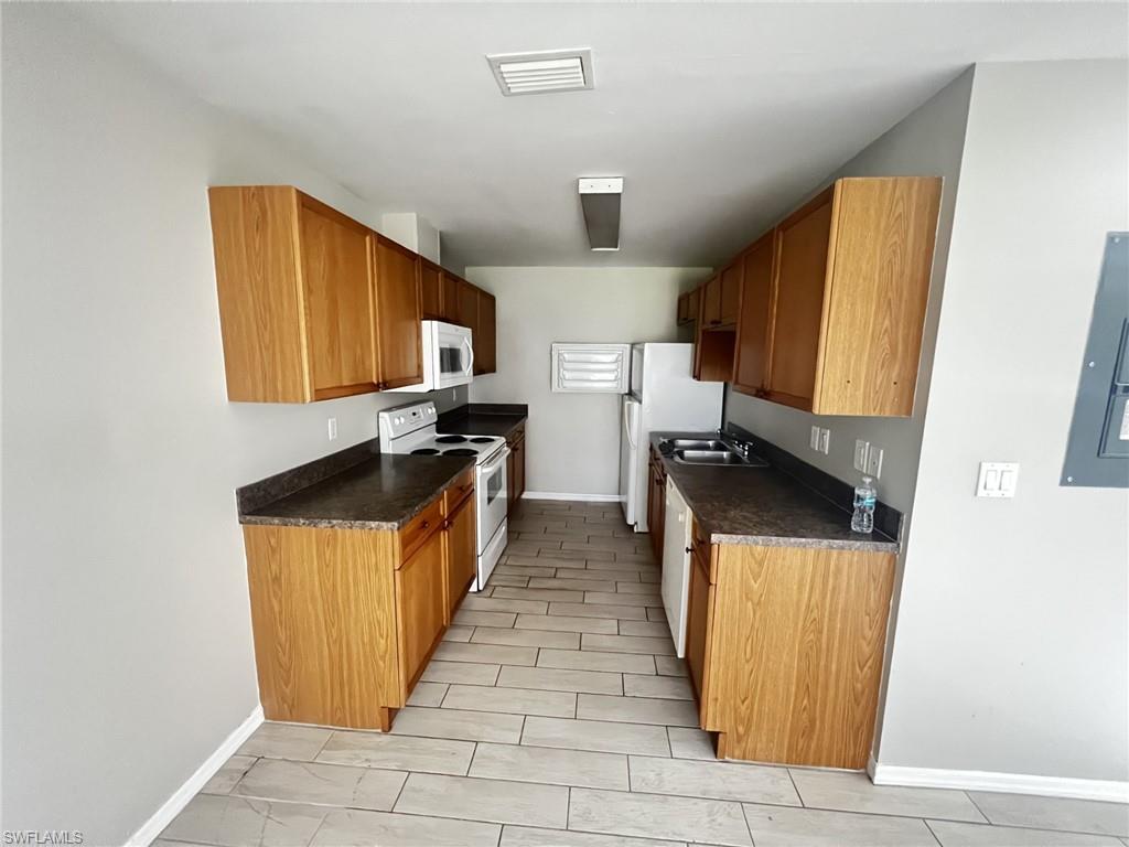 CAPE CORAL - Residential Lease