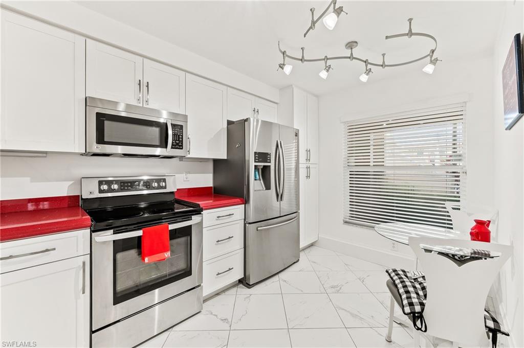 HUNTINGTON LAKES - Residential