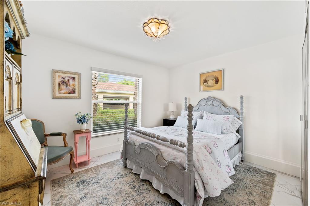 HUNTINGTON LAKES - Residential